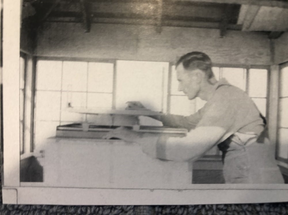 Zillow Johnson using the direction finder